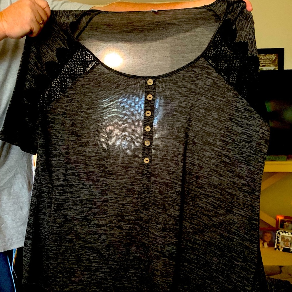 Rosegal 5x shirt fits like a 3x